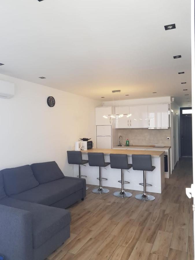 Family Comfortable Apartment Arona  Exterior photo